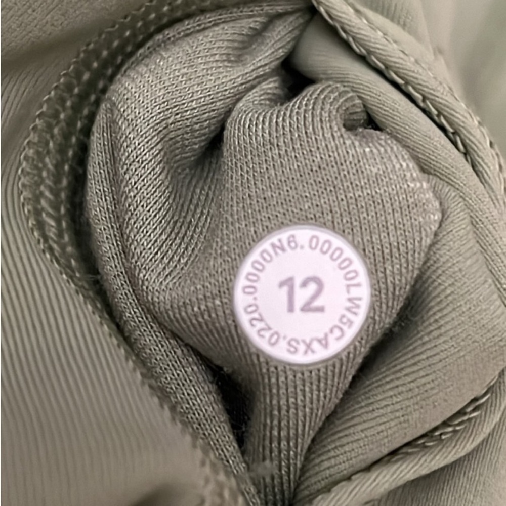 Lululemon leggings sz 12 - Picture 4 of 4